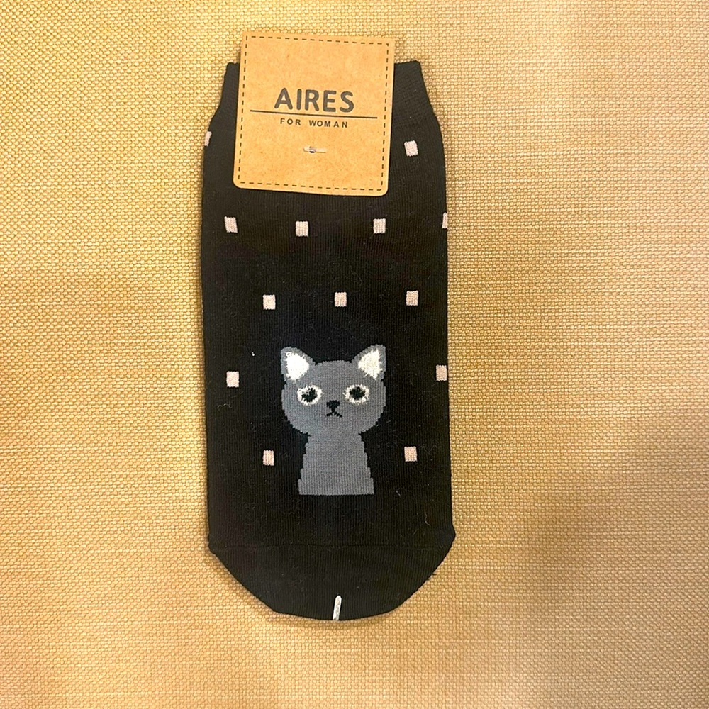 NWT 💗  Aires Black and Gray Cat Lovers Cotton Blend Socks for Women